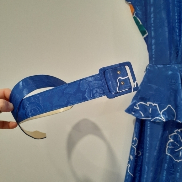 80's Sheath Hibiscus Dress with Peplum - Picture 8 of 9